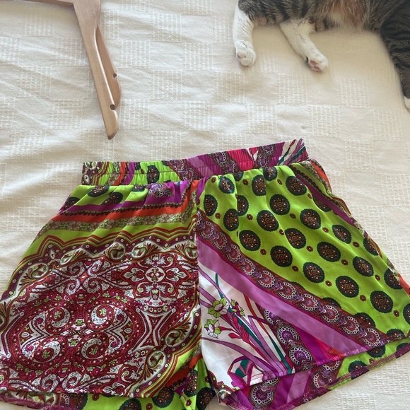 SHEIN Multicolor Paisley Women Shorts - Picture 4 of 4